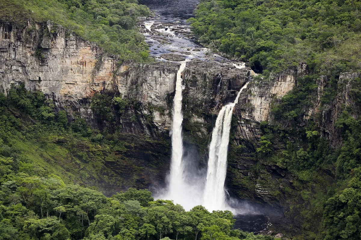Capa do roteiro Chapada dos Veadeiros em 5 dias: cachoeiras, cânions e o Vale da Lua